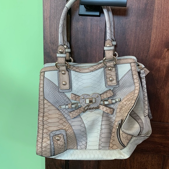 Guess Purse - Picture 1 of 2